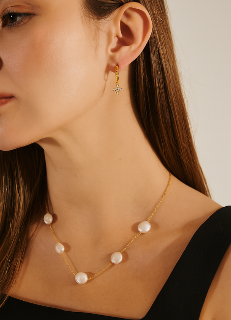 Ingrid Pearl Choker Necklace – 18K Gold Plated Elegant Jewelry for Women in Hong Kong