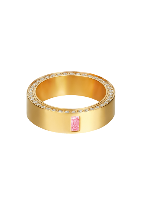 Callie Ring in 18K gold plating with soft pink zirconia. A romantic and modern piece that adds charm and color to your style in Hong Kong.