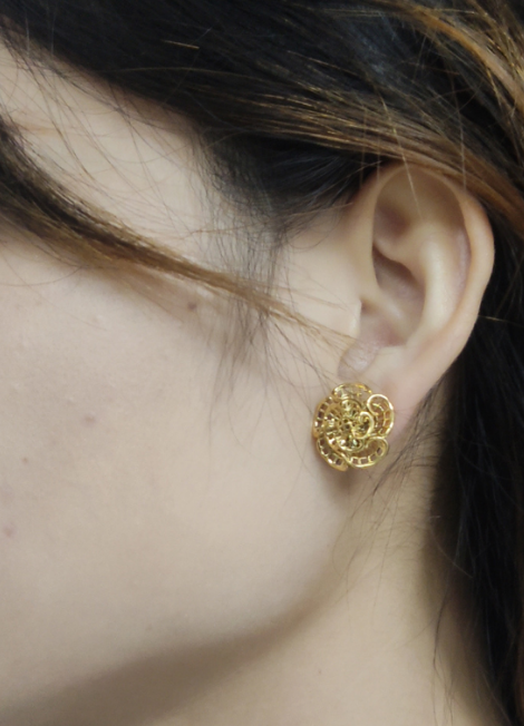 camellia earrings hk, floral earrings hong kong, flower earrings 18k gold hk, gold earrings for women hk, romantic jewelry hong kong, elegant earrings hk, gift for her hk, nature inspired earrings