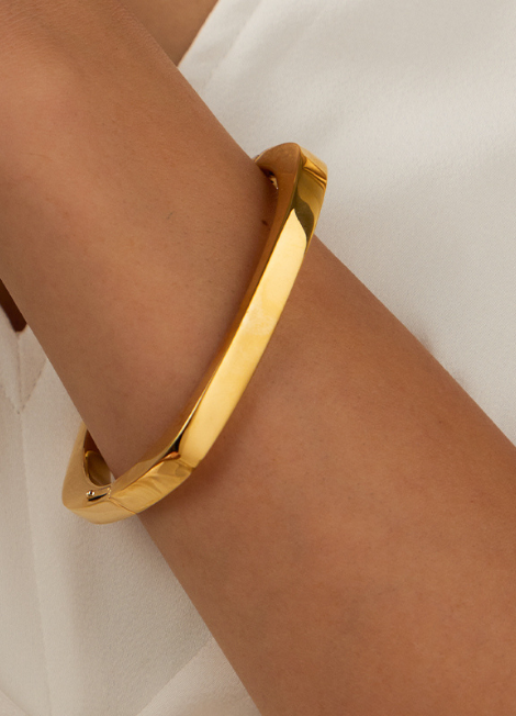 Cecilia Oval Egg Bangle – 18K Gold Plated Elegant Statement Bracelet for Women in Hong Kong