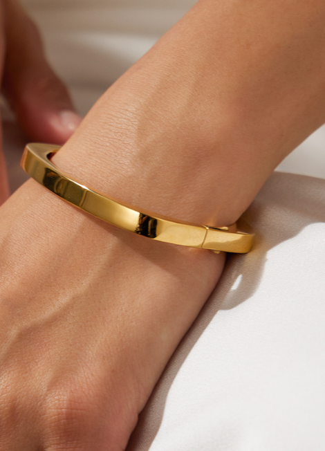 Cecilia Oval Egg Bangle – 18K Gold Plated Elegant Statement Bracelet for Women in Hong Kong