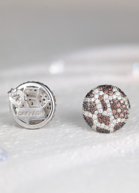 Giraffe Glam brings playful elegance with bold animal print accents. A standout piece for confident women embracing unique style in Hong Kong.