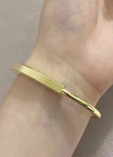 padlock bangle hk, zirconia bracelet hong kong, 18k gold plated jewelry, charm bracelet hk, gold bangle hk, gift for her hk, dainty bracelet hong kong, the sockist