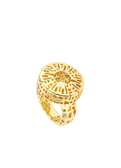 The Maya Hollow Ring blends bold design with minimalist elegance. Crafted in 18K gold plating, this statement piece is both lightweight and striking.