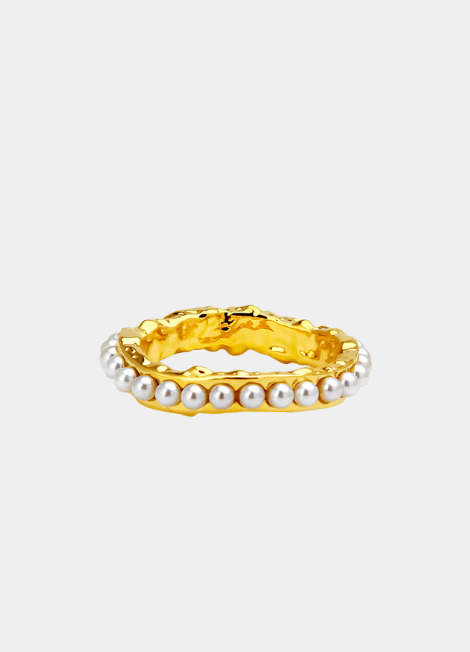 Minou Pearl Ring in 18K gold plating—graceful, feminine, and timeless. A delicate statement piece for women in Hong Kong. Perfect for gifting or daily wear.