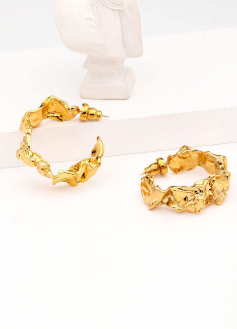 Sculptural and striking hoops that elevate your style—perfect for confident women in Hong Kong.