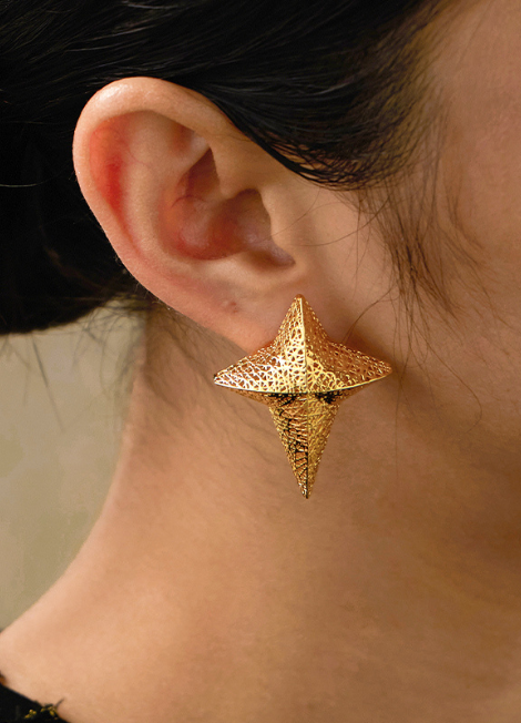 star earrings hk, gold hoops hong kong, celestial jewelry hk, 18k gold plated earrings, nova star earrings, gift for her hk, the sockist jewelry, statement hoops hk