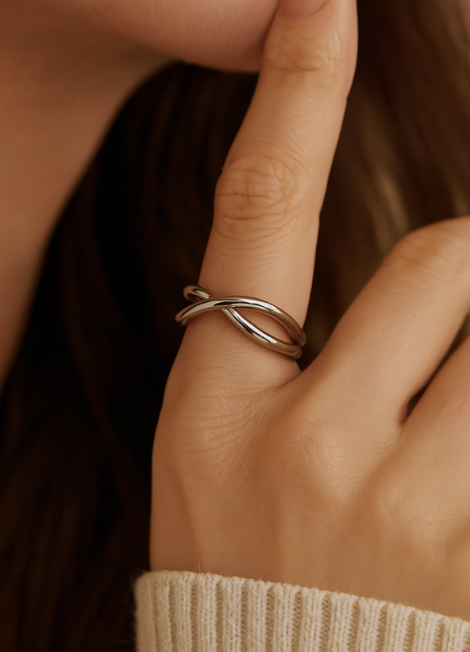 stacking ring hk, silver plated ring hong kong, double layer ring for her, minimalist silver jewelry hk, everyday ring hong kong, chic ring for women hk, stackable ring hk

